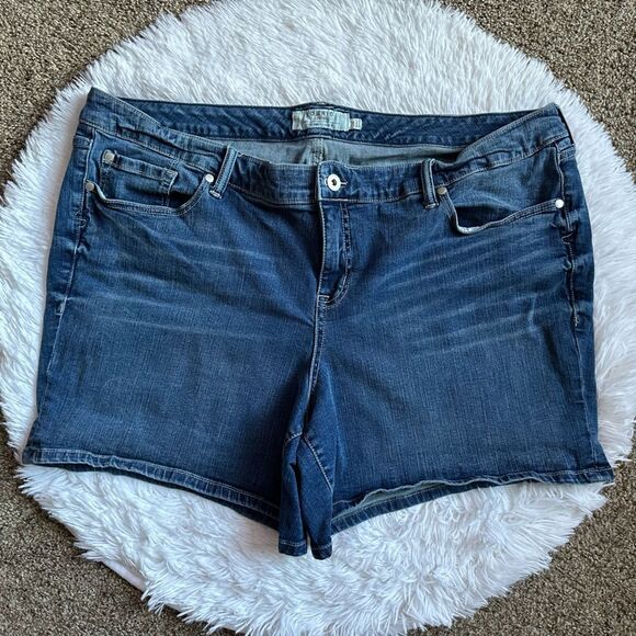 Torrid Jean Shorts Stretch Womens Size 26 - Picture 1 of 5